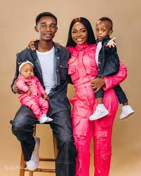 Kaestrings : Biography 4 Kaestrings with wife and children