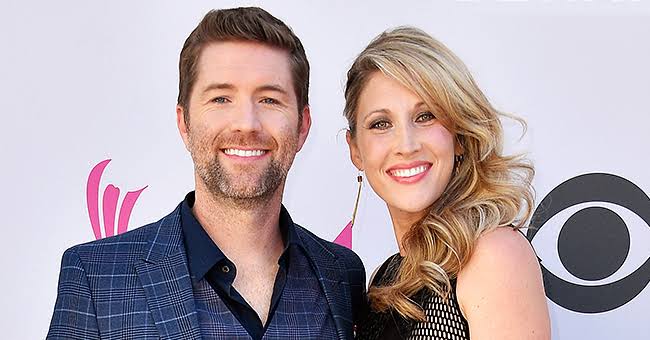 Josh Turner : Biography 2 Josh Turner and wife
