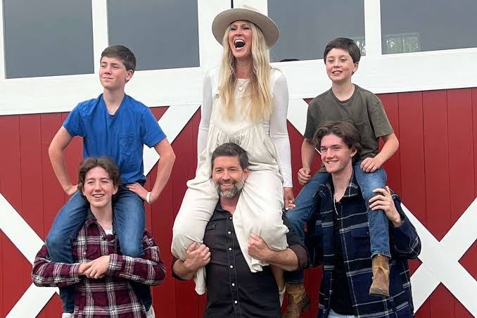 Josh Turner : Biography 3 Josh Turner, wife and Children