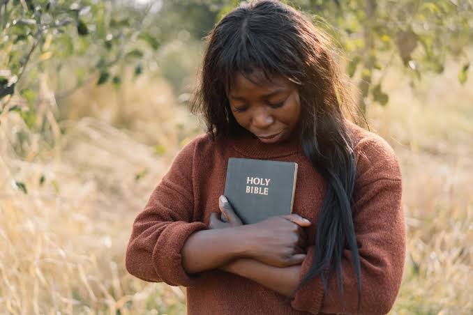 7 Powerful Prayers for a Christian Wife (with KJV Bible Verses)